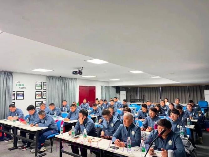 足协举办2015年职业联赛裁判监督和裁判员培训 足协举办2015年职业联赛裁判监督和裁判员培训